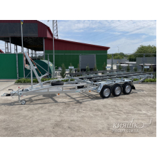 Trailer for transporting a catamaran 80PL2925